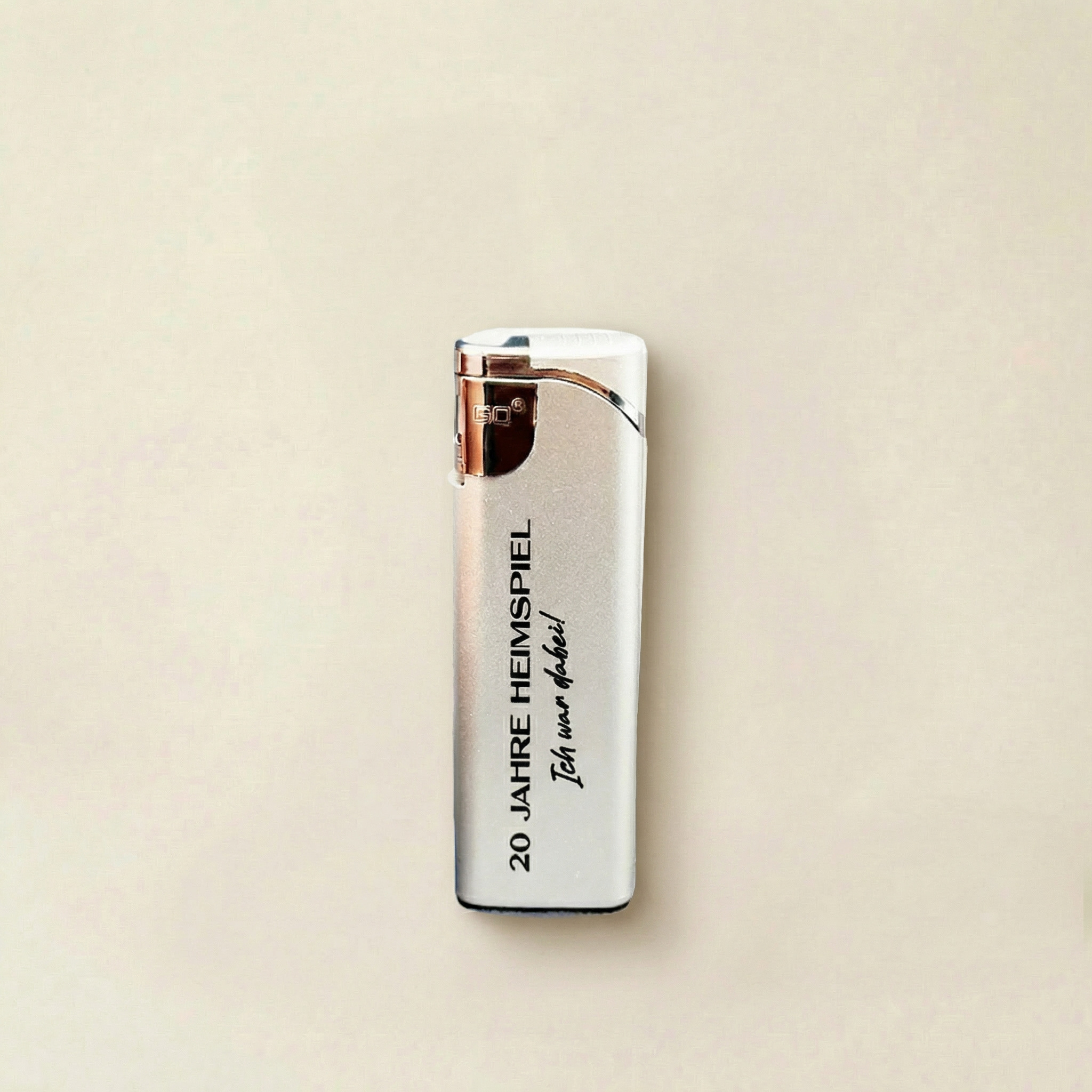 Andrea Berg – Jubiläums-Feuerzeug 2025 „20 Jahre Heimspiel“