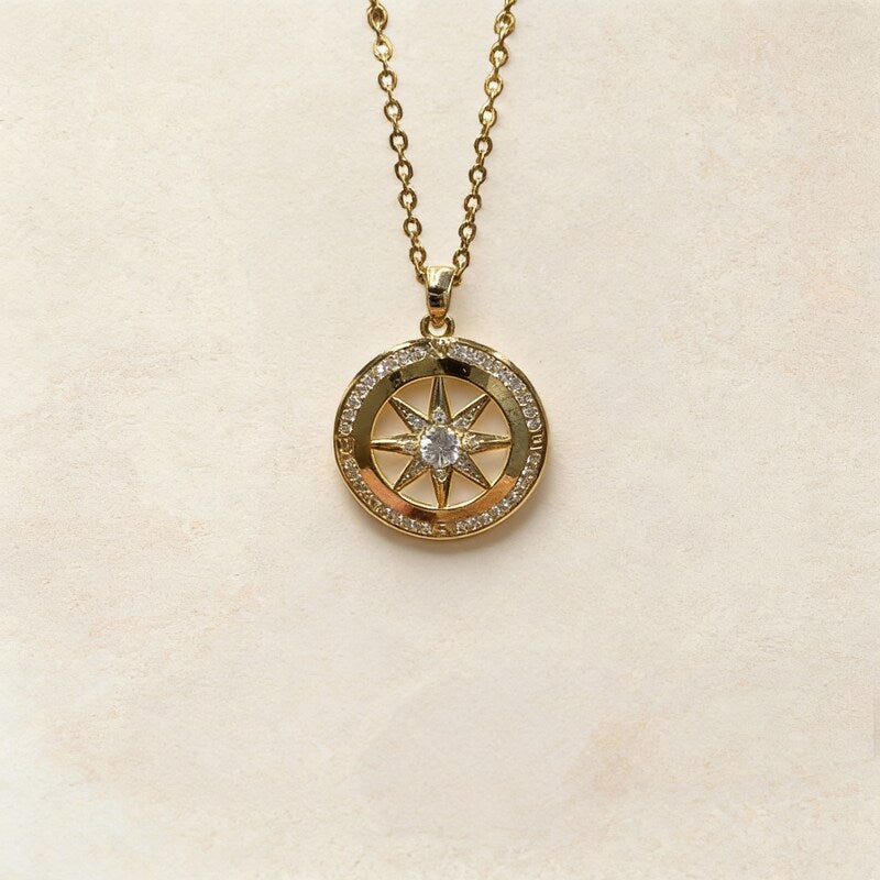 Andrea Berg – Exklusive Kompass-Kette in Gold mit funkelnden Details